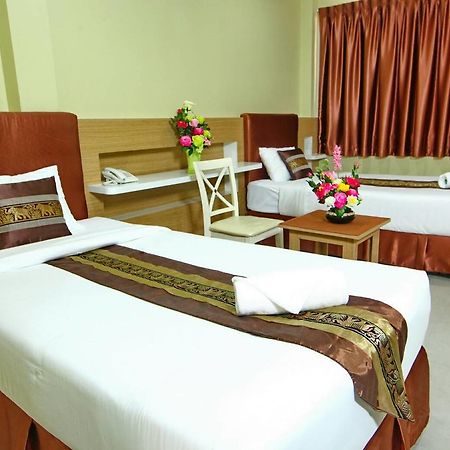 The Pine Resort Pathum Thani Exterior photo